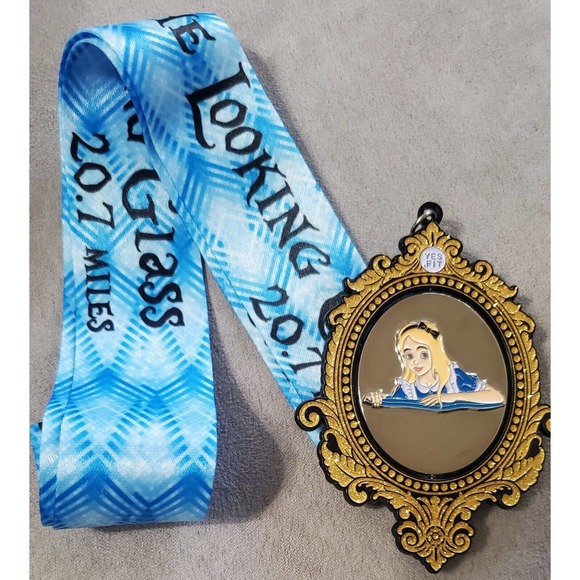 Yes.Fit - Through the Looking Glass 20.7 Miles Medal - Add to Your Collection - Picture 1 of 4